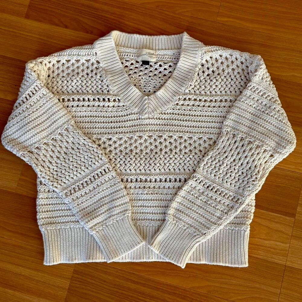 Universal-thread Women's White and Cream Jumper